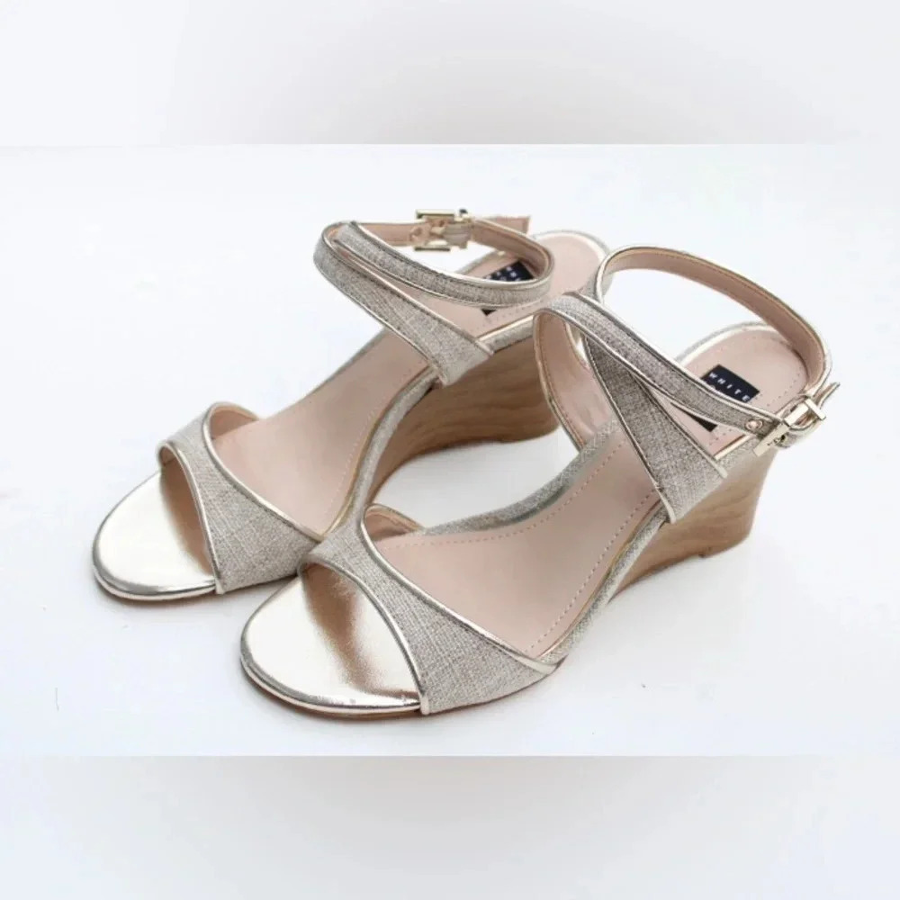 NWOT White House Black Marker wedge sandals